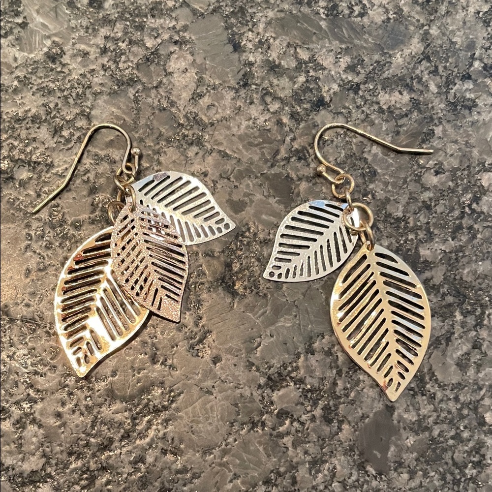 Leaf dangle earrings